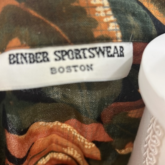 3/$20 Vintage women’s button down -short  sleeve top - Picture 6 of 7